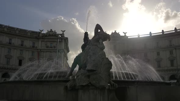 The Fountain of the Naiads in Rome alt