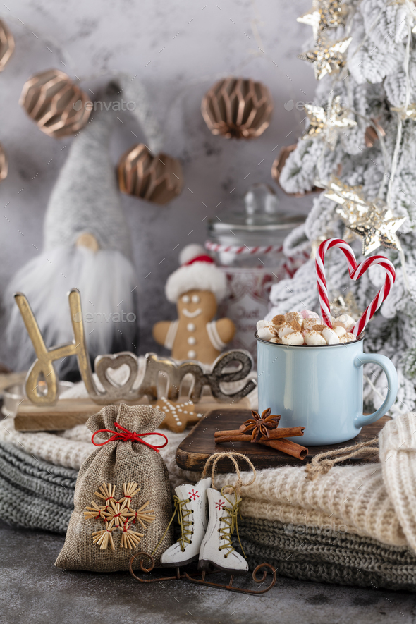 CANDY CANE GINGERBREAD COSY SEASON MUG