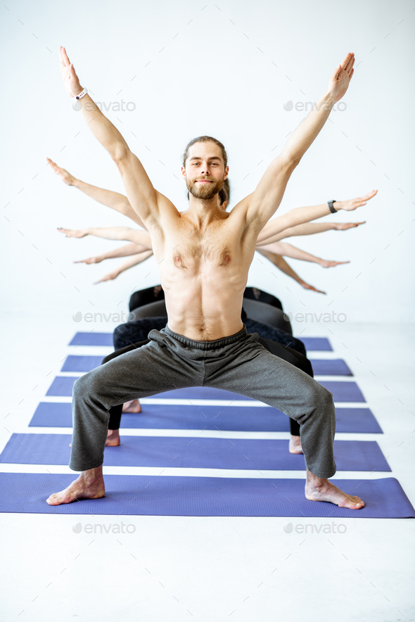 Sitting Yoga Pose On Colorful Background - HEBSTREITS | Streit