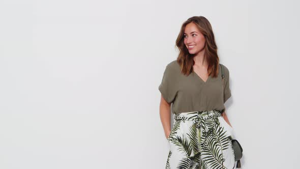 Beautiful Woman Modeling alt