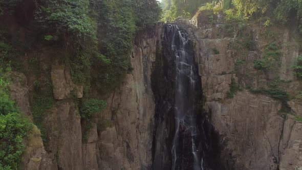 Naew Narok Waterfall alt