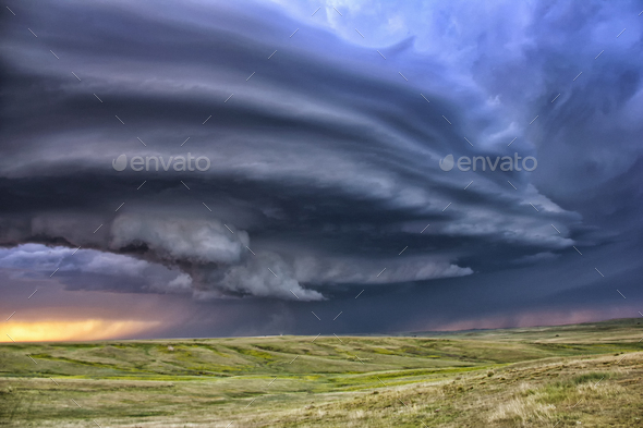 Anticyclonic supercell thunderstorm over the plains, Deer Trail, Colorado, USA