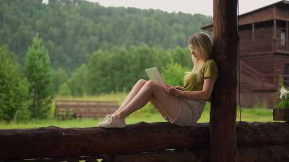 Lady Travel Blogger Writes Article for Website at Eco Resort alt