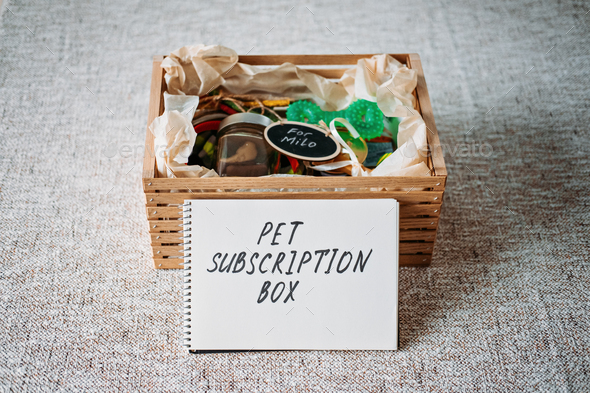 Pet Subscription Box for Dogs and Cats. Subscription pet Box with Organic Treats, Fun Toy, Bully