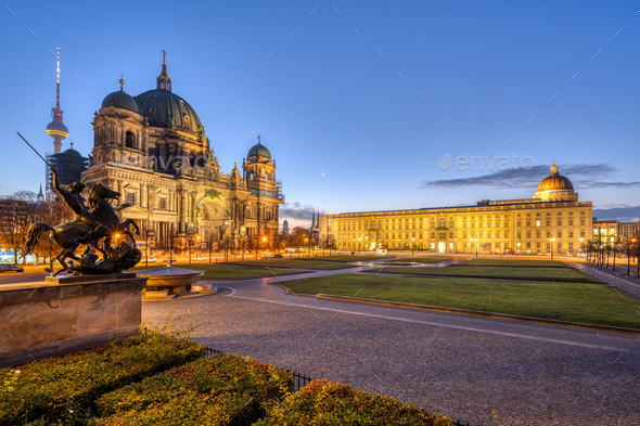 The Lustgarten in Berlin before sunrise - Stock Photo - Images