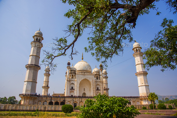 Beautiful Frontal View Bibi Maqbara Sunset Aurangabad Maharashtra India  Stock Photo by ©Wirestock 521785642