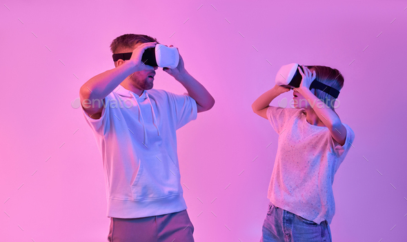 Couple virtual reality