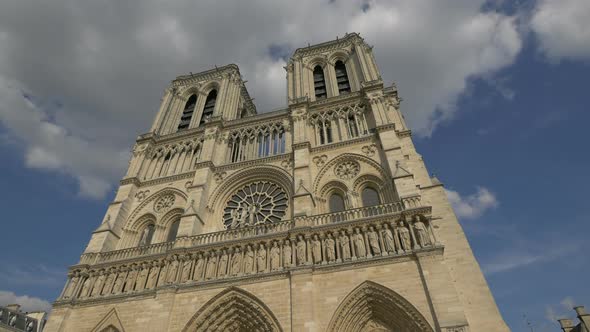 Low angle of the NotreDame Cathedral in Paris alt