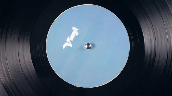 Vinyl Disc Is Revolving While Playing alt