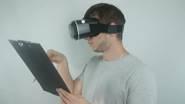 Freelancer Uses A Virtual Reality Helmet