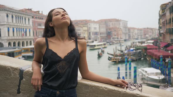 Woman with Carnival Mask in Venice alt