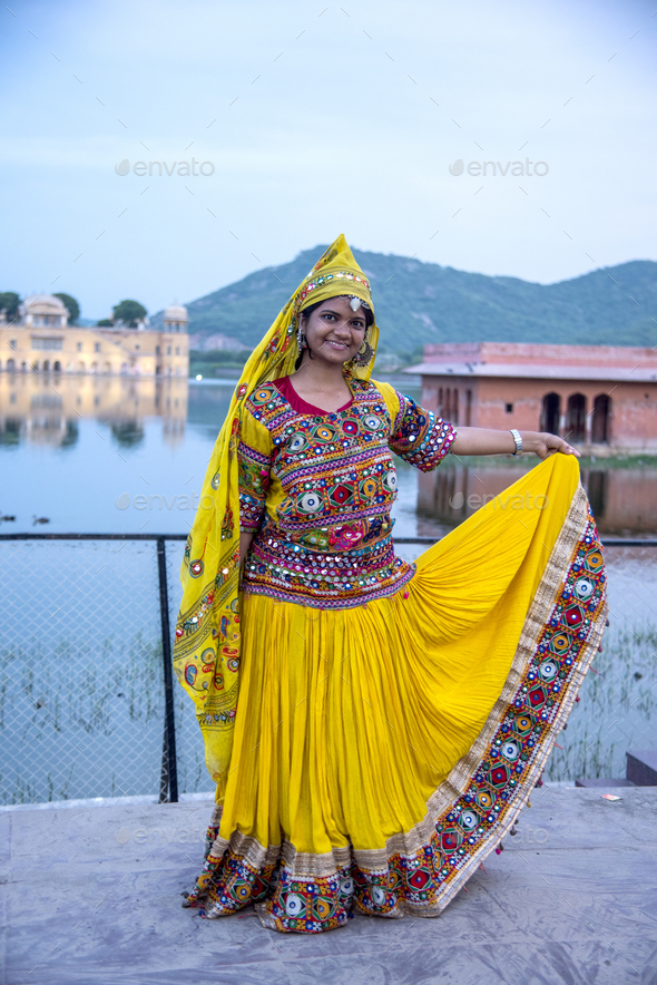 Beautiful woman in traditional Rajasthani dress, Jaipur, Rajasthan,... News  Photo - Getty Images