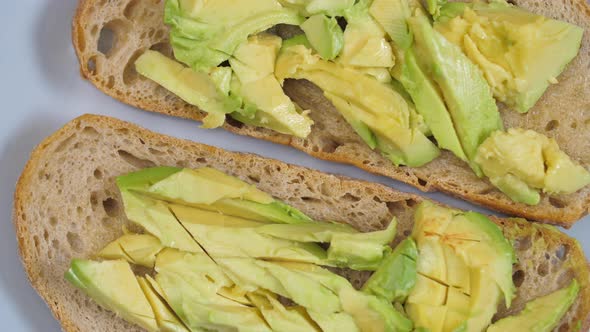 Avocado Slices On Toast Spinning 02 alt