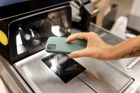 Self-checkout cashier screen image, contactless payment