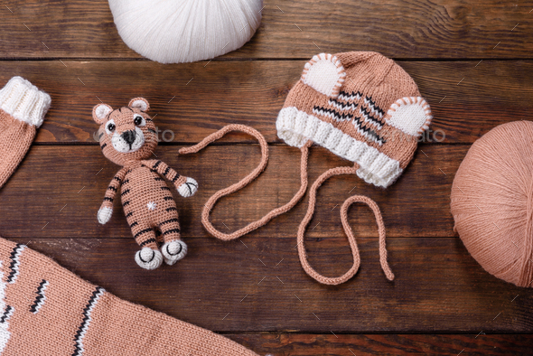 Beautiful knitted tiger from threads