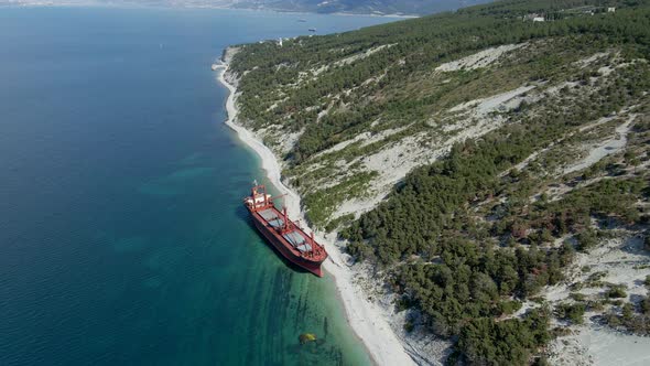 Cargo Ship That Ran Aground Ran Aground alt
