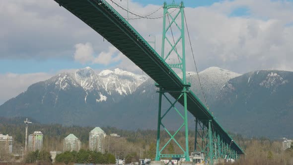 Famous Historic Place Lions Gate Bridge in Stanley Park alt