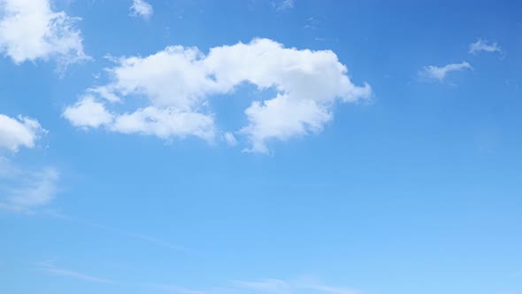 4K Sky Time lapse, Beautiful background, Sky Timelapse of skyscrapers. alt