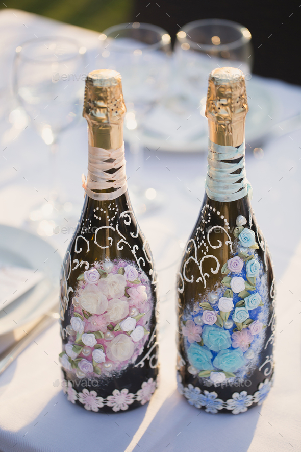 Champagne on sale bottle decoration