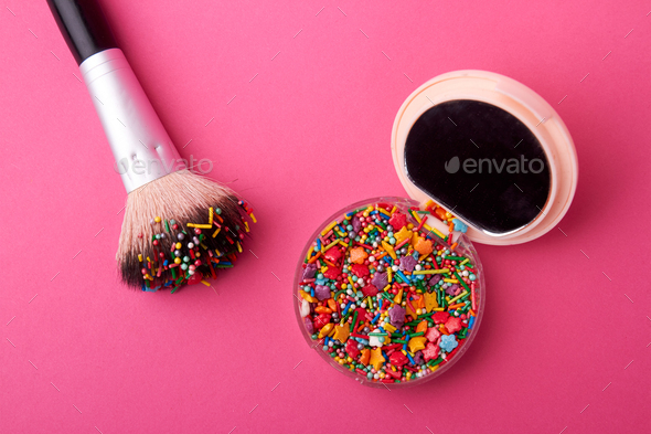Cosmetic powder case with sweet sprinkles
