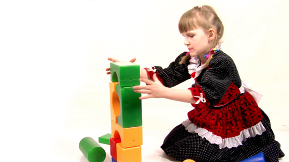 Girl Play With Bricks 5