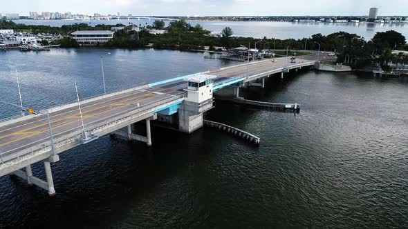 The John Ringling Parkway Bridge Connects Lido Key to Longboat Key Along Sarasota Bay in Florida. alt