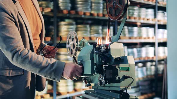 Antique Film Projector is Getting Launched By an Expert alt