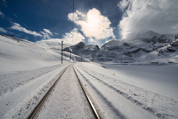 Train%20railway%20high%20in%20the%20mountains%20in%20the%20snow