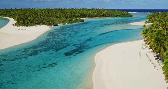 Tropical Island in South Pacific alt