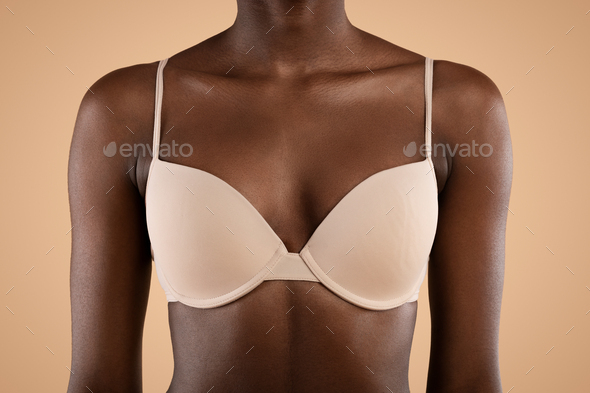 Fotografia do Stock: Close up of breast of woman presenting her