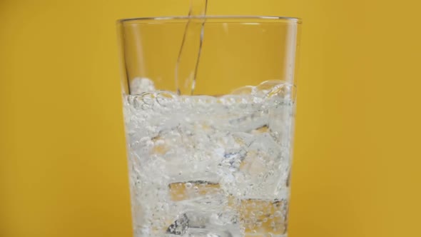 Pouring Transparent Fizzy Drink alt