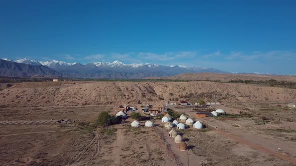 Yurts In Traditional Kyrgyz Style, Issyk Kul Lake alt