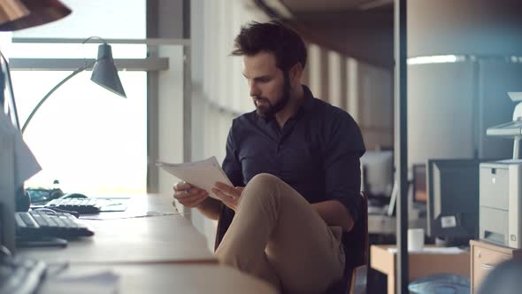 Manager Contract Negotiate Marketing Project Corporate Offer. Serious Entrepreneur On Workplace alt