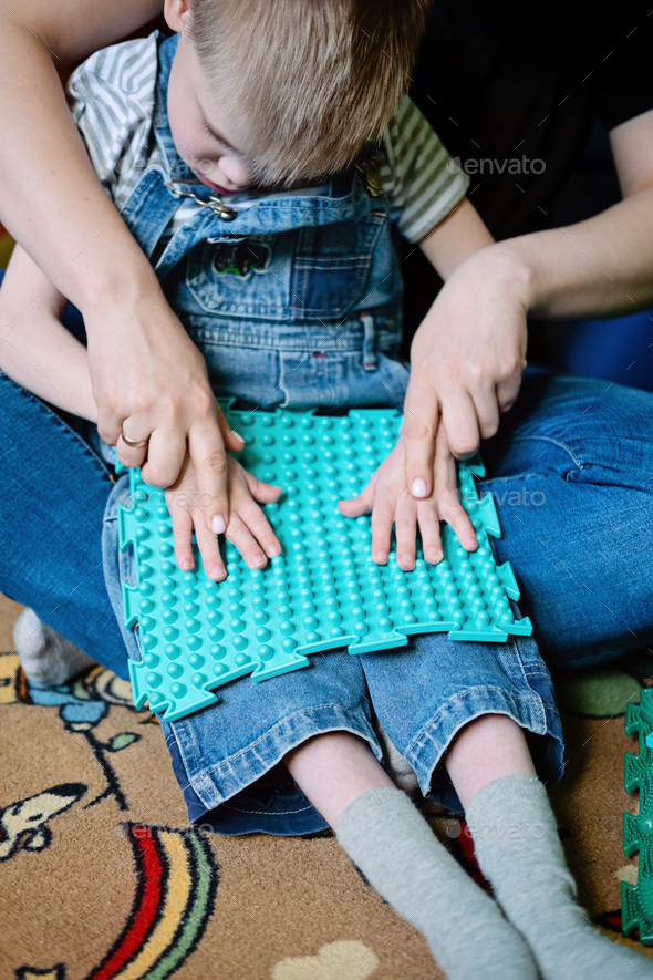 Sensory Play for Kids with Special Needs. Help and Activities for kids with disabilities, Cerebral