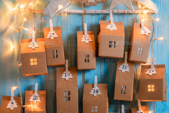 Creative Christmas Advent Calendar to do by yourself at home