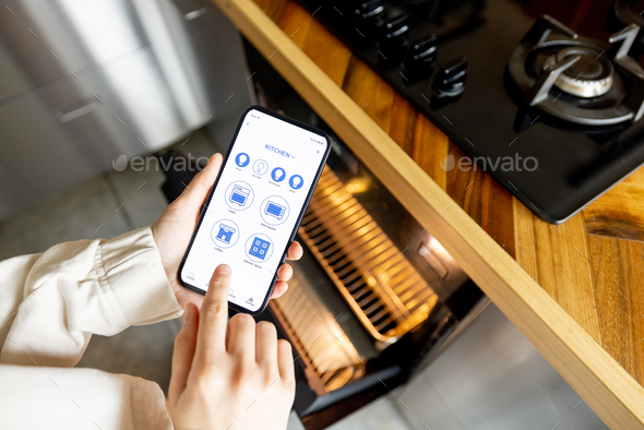Controlling kitchen appliances with a smart phone