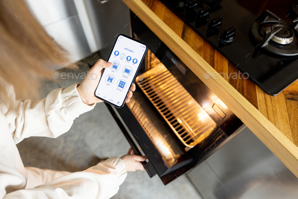 Controlling kitchen appliances with a smart phone