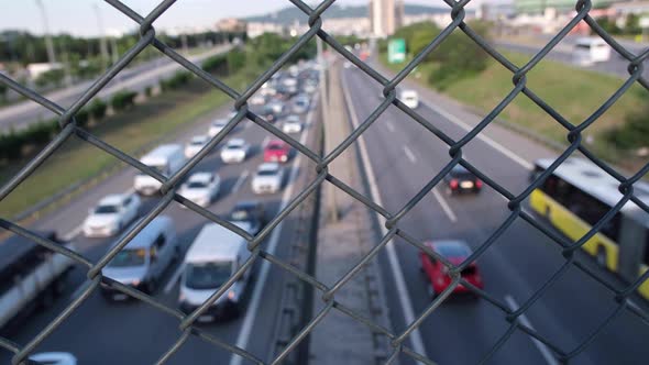 Flowing Traffic And Step By Step Traffic on the Bridge alt