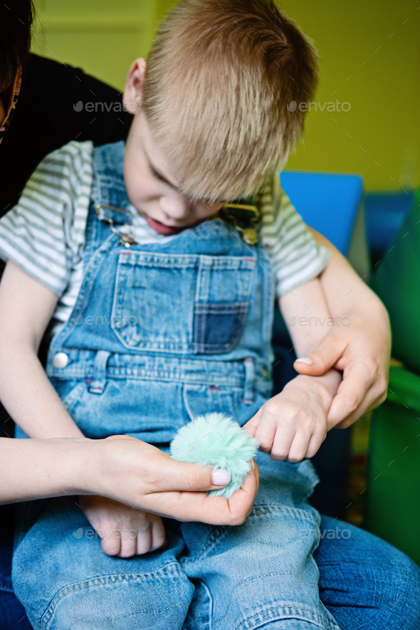 Sensory Play for Kids with Special Needs. Help and Activities for kids with disabilities