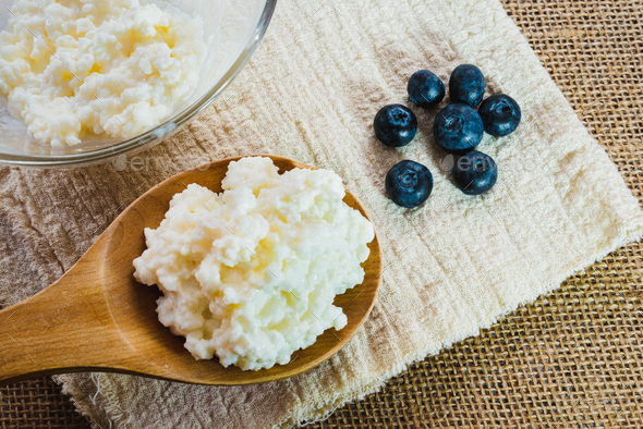 Kefir homemade to save and avoid buying and contaminating with plastics.