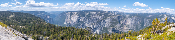 Panoramic from Taft point where you can see all Yosemite and the great captain