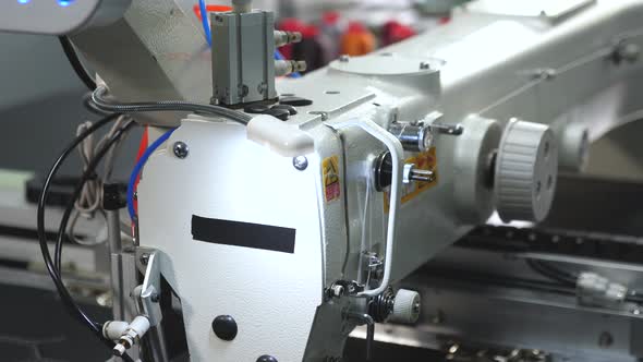 Computer Controls the Sewing Machine alt