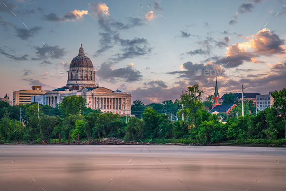 Jefferson City, Missouri, USA downtown view on the Missouri River with the State Capitol - Stock Photo - Images
