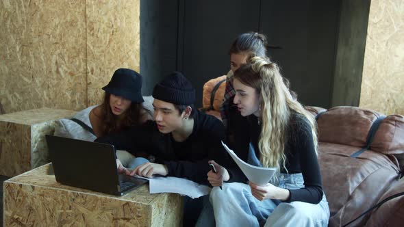 Distance Learning for the Group of Students By Online Education alt