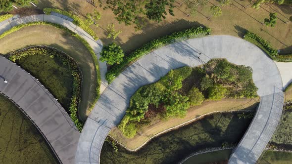 Aerial view people jogging alt