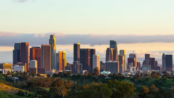 Time Lapse of the Los Angeles skyline at twilight alt