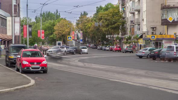 Traffic on Intersection of Trinkler and Mayakovsky Street Near Sumskoy Market Kharkov City Timelapse alt