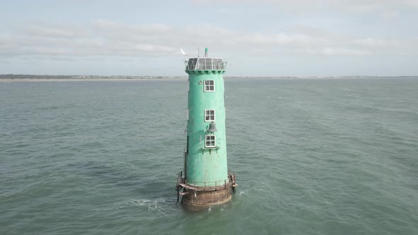 Green Lighthouse (North Bull Lighthouse) - End Of North Bull Wall In Dublin Bay, Ireland. - Aerial D alt
