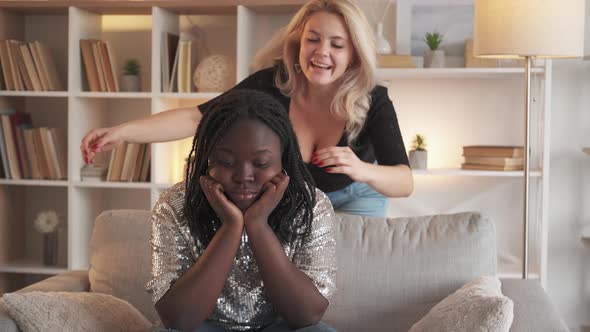 Supportive Friendship Sad Woman Bff Surprise Visit alt