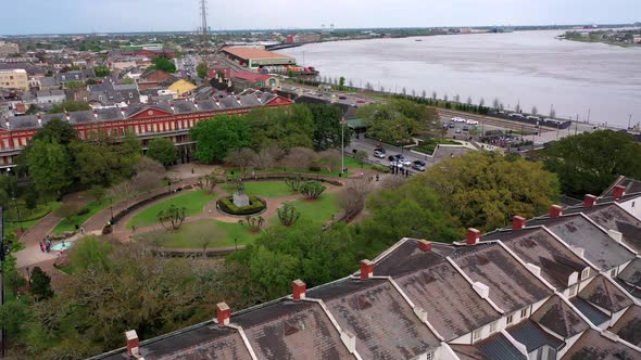 Cafe Du Monde, Jackson Square and the Mississippi River alt